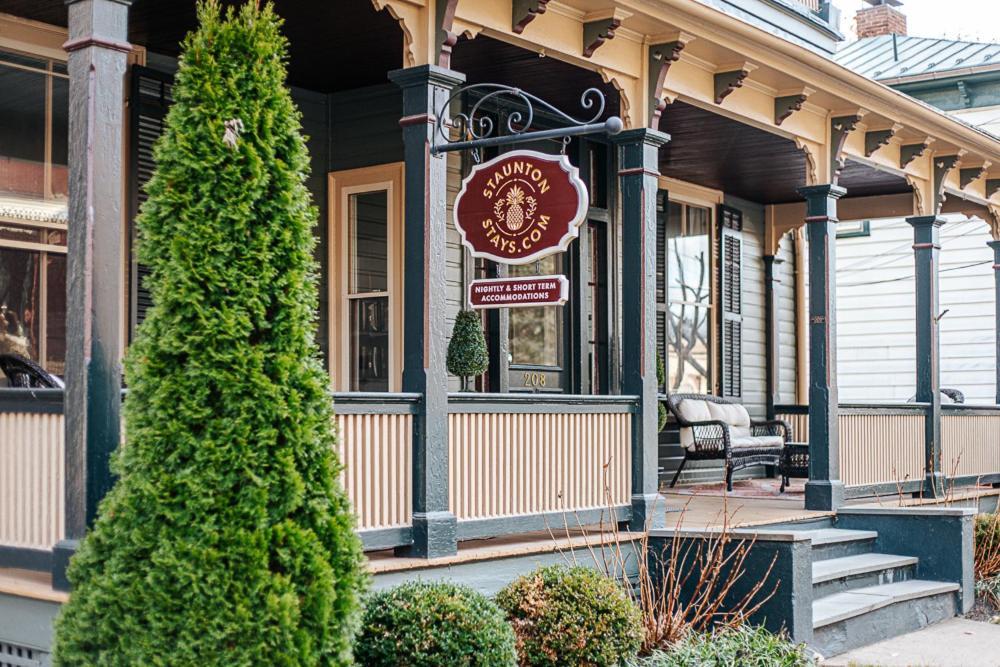 The Urban Cowboy Apartment Staunton Exterior photo