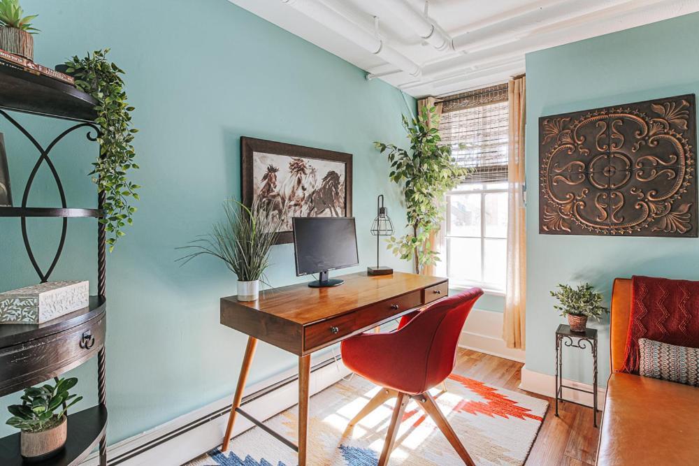 The Urban Cowboy Apartment Staunton Exterior photo